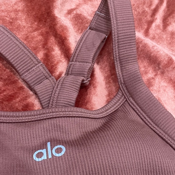 ALO Yoga Dusty Rose Ribbed Sports Tank - Picture 4 of 8